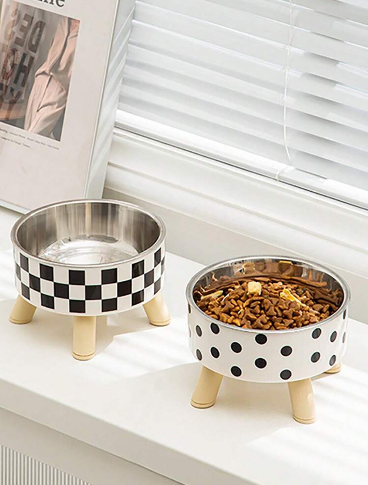 Food Bowl, Adjustable Hight - Suitable for Dogs and Cats, Stainless Steel or Plastic Options